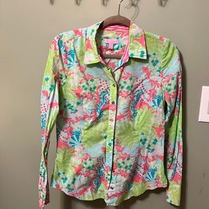 Lilly Pulitzer shirt EUC Size 6.